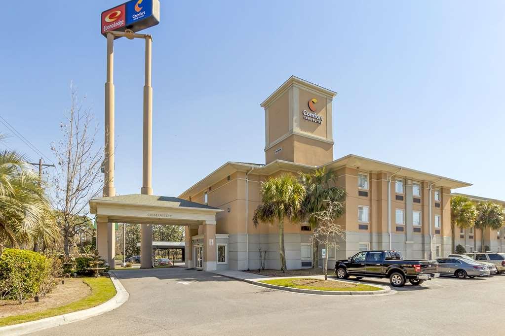 Comfort Inn & Suites Airport Convention Center Charleston Exterior foto